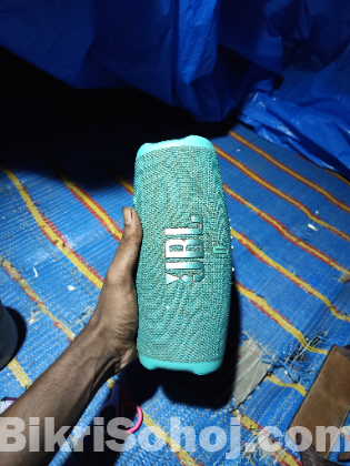 JBL Charge 5